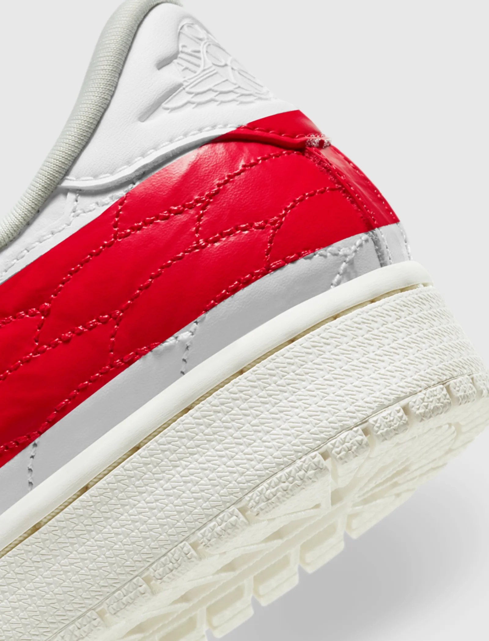 AIR JORDAN 1 CENTRE COURT UNIVERSITY WHITE AND RED