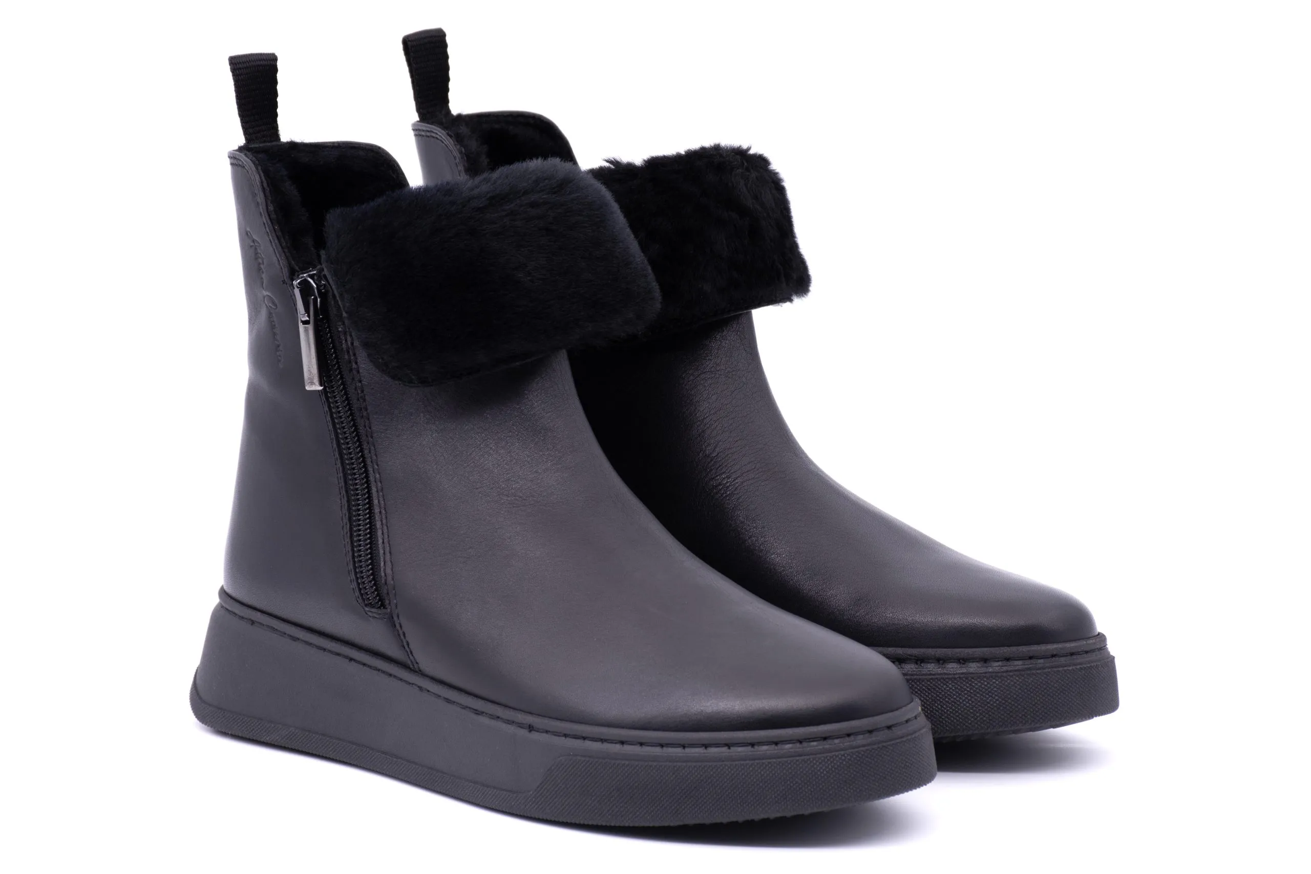 Ankle Boots in Leather and Shearling