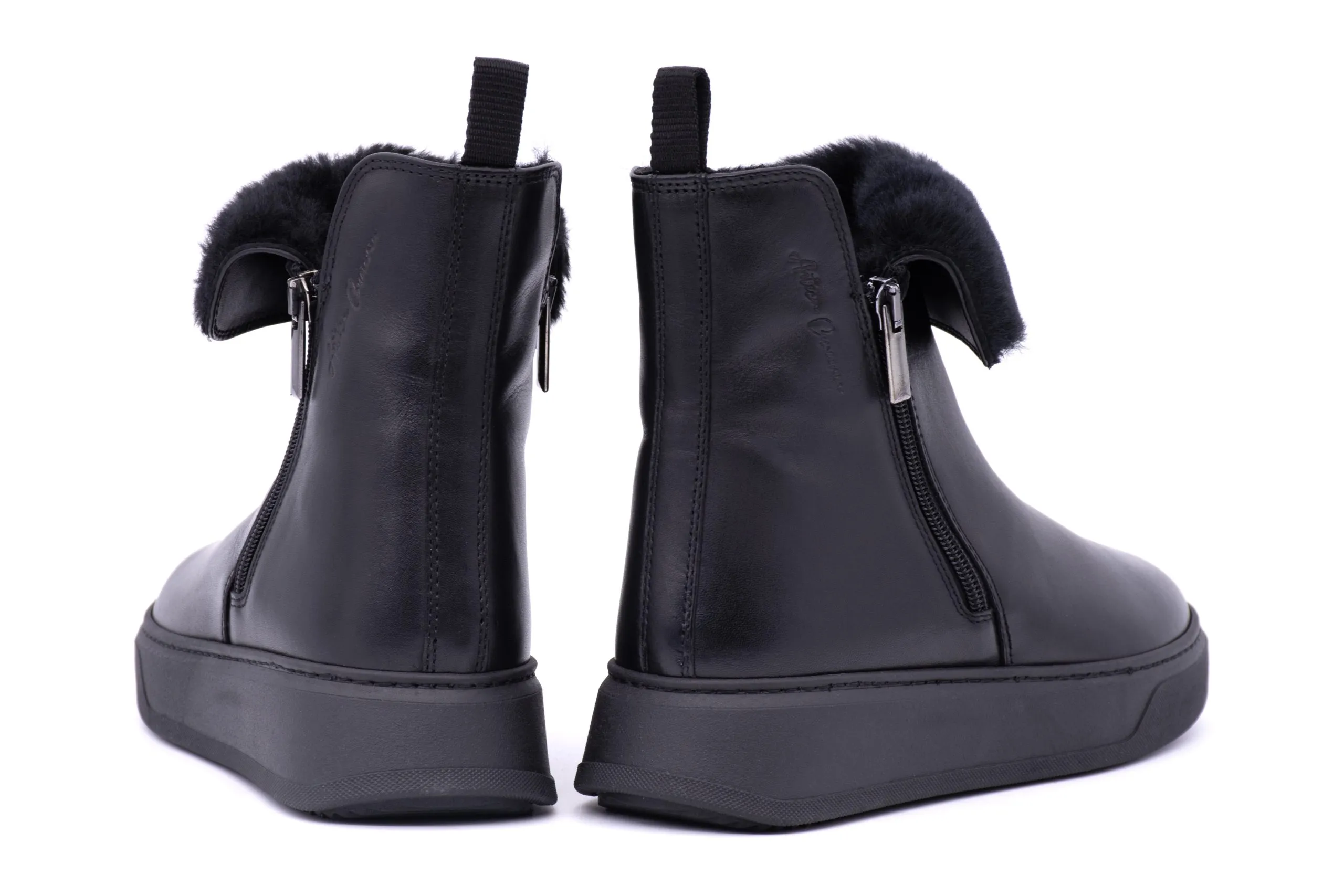 Ankle Boots in Leather and Shearling