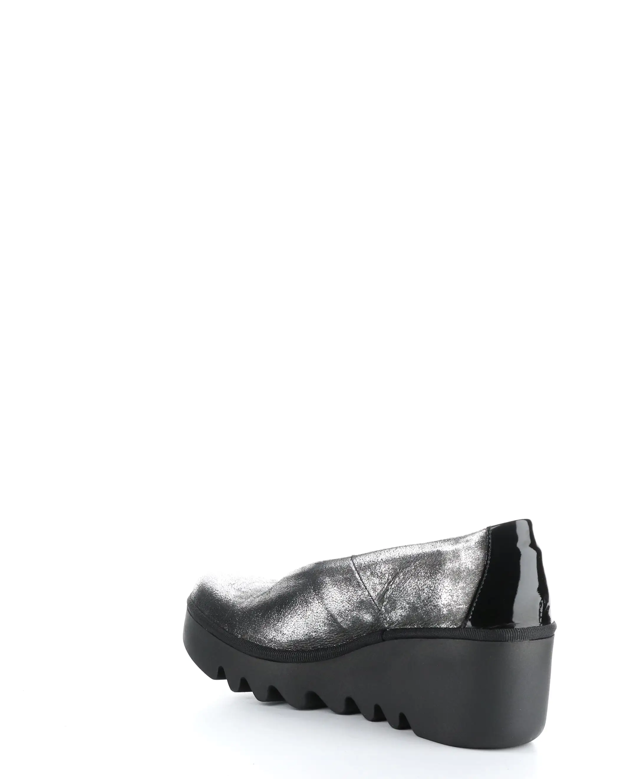 BESO246FLY 019 SILVER/BLACK Slip-on Shoes