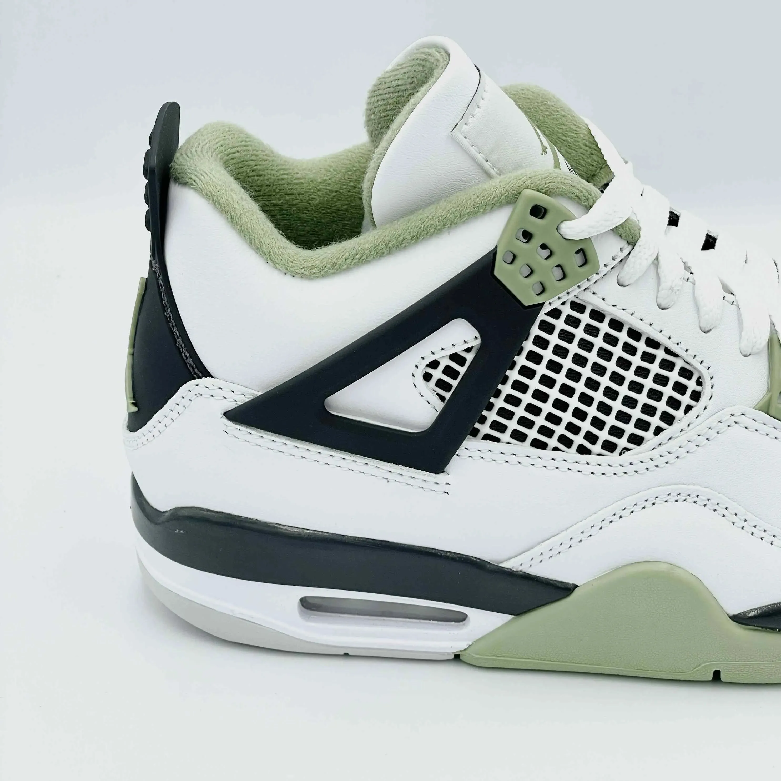 Jordan 4 Retro Seafoam