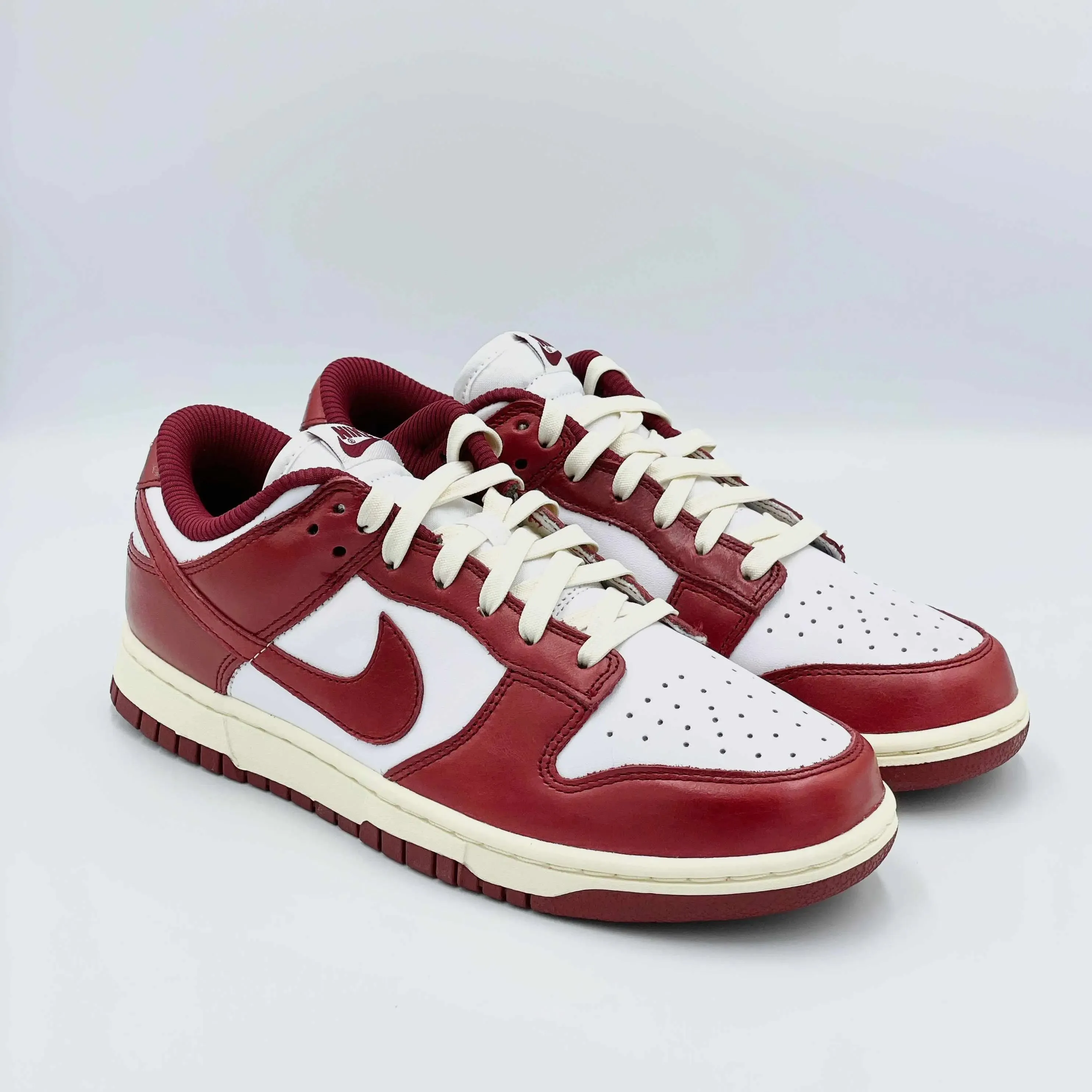 Nike Dunk Low Vintage Team Red