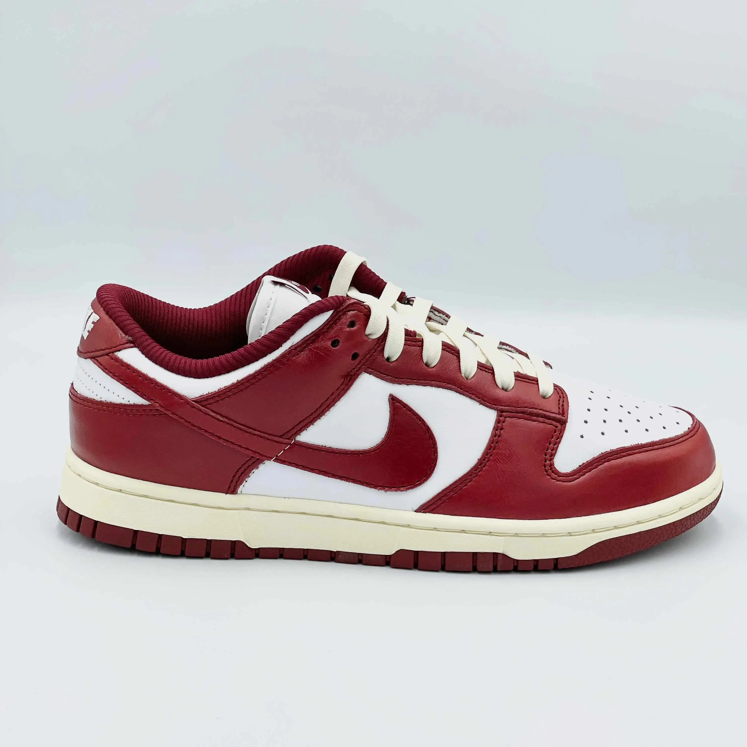 Nike Dunk Low Vintage Team Red