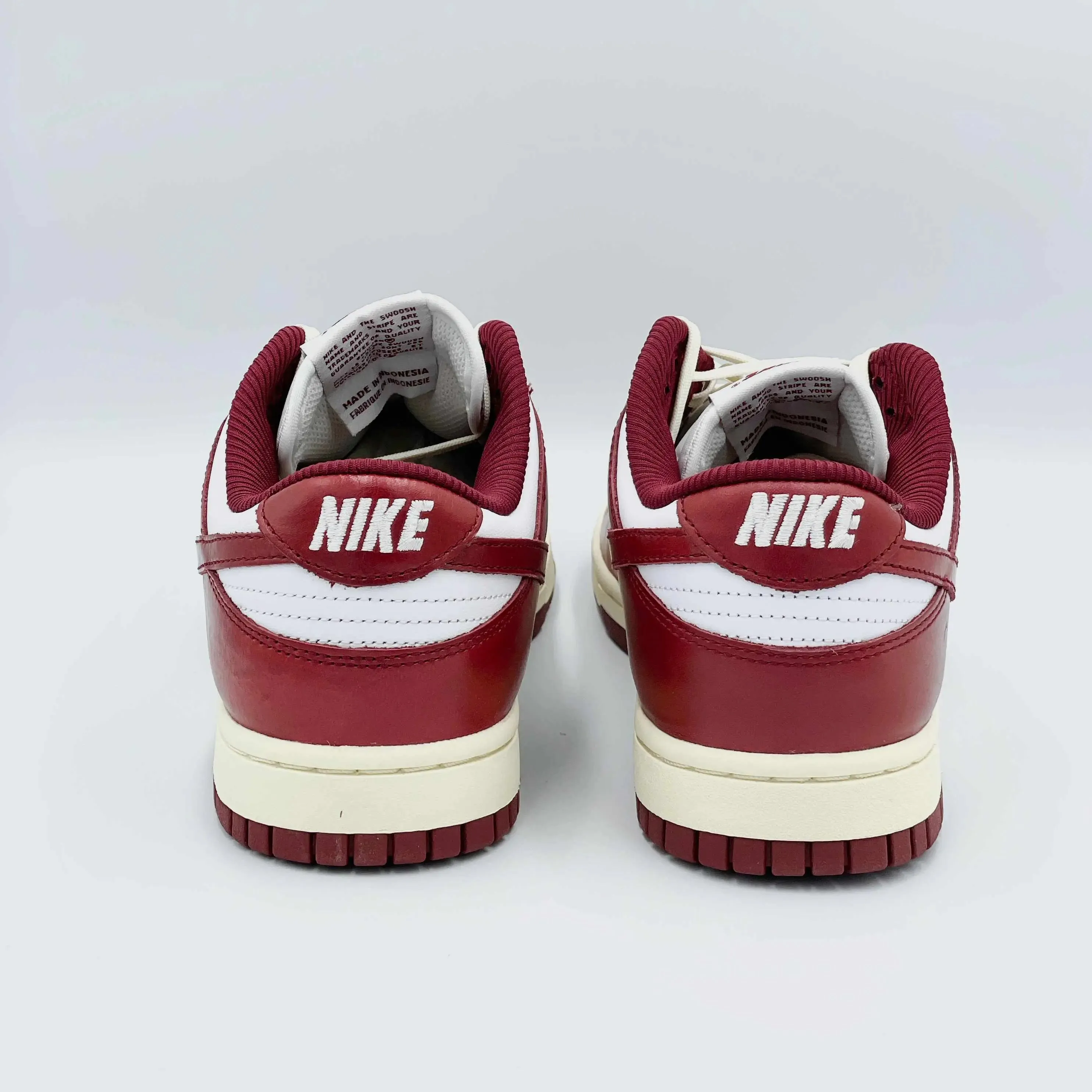 Nike Dunk Low Vintage Team Red