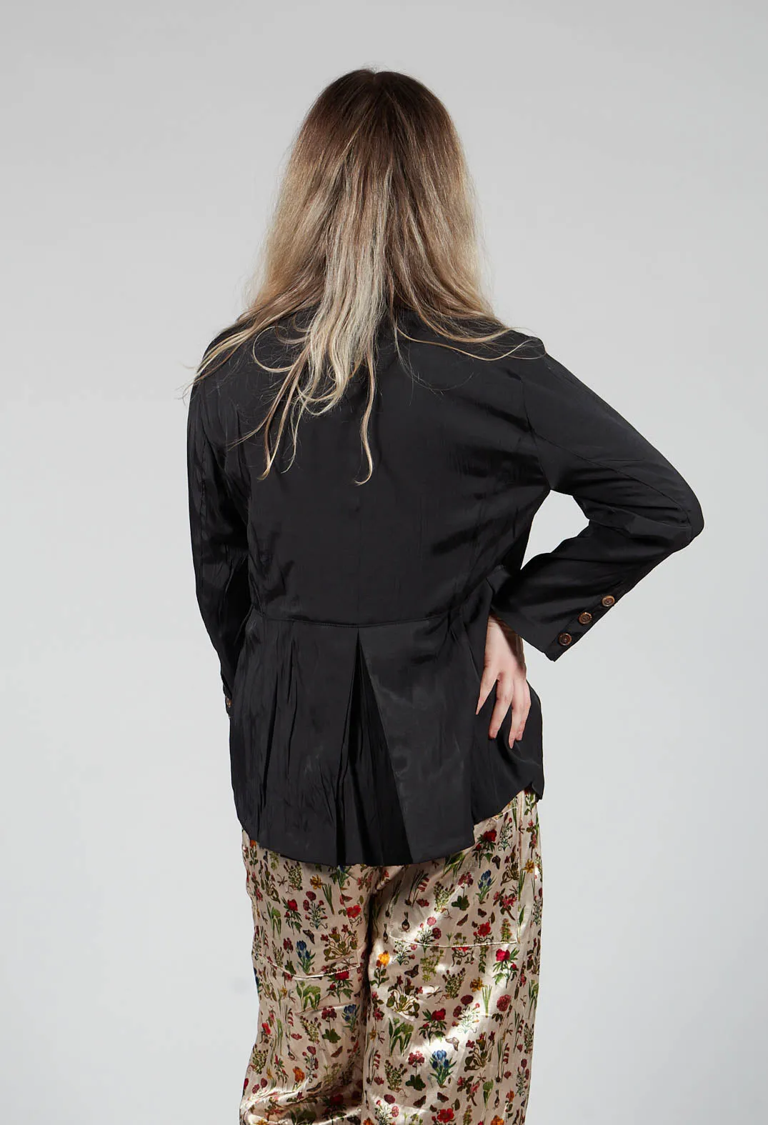 Treasury Pleat Jacket in Black