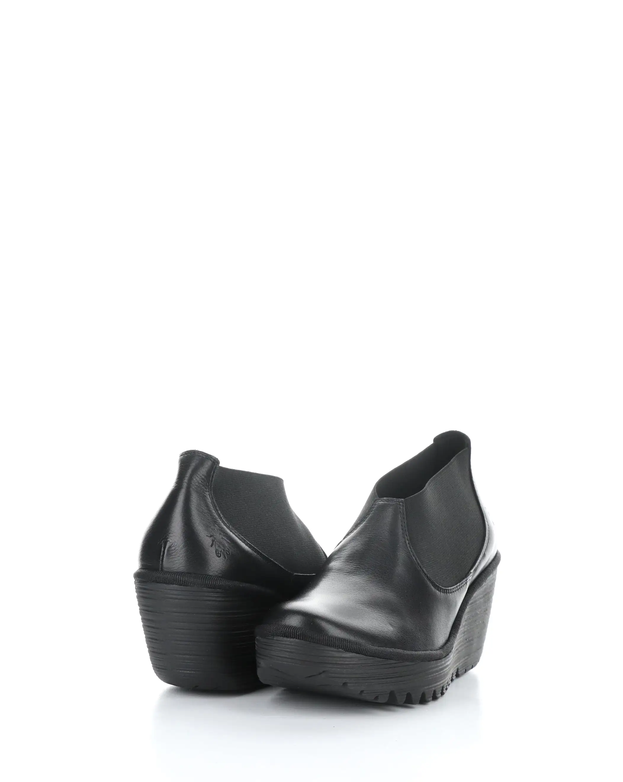 YIFY447FLY 000 BLACK Round Toe Shoes